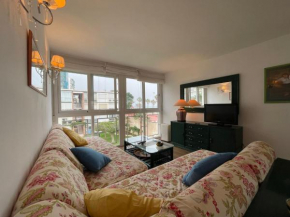 Acogedor apartamento con Piscina y vistas al mar